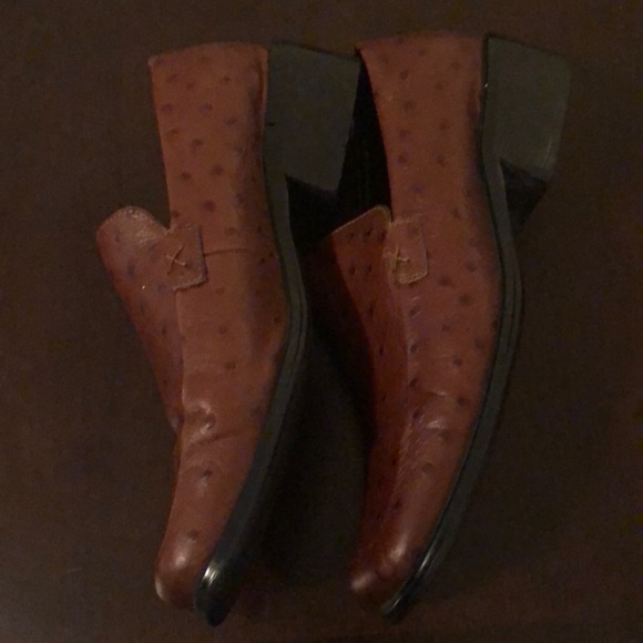 Shoes - Picture 3 of 4